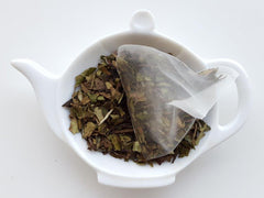 Kiwi & Strawberry (Pai Mu Tan) White Tea